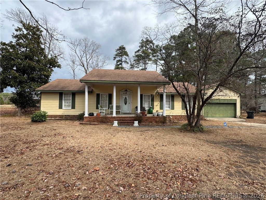 Photo of 408 Old Farm Road, Raeford, NC 28376 (MLS # 757635)