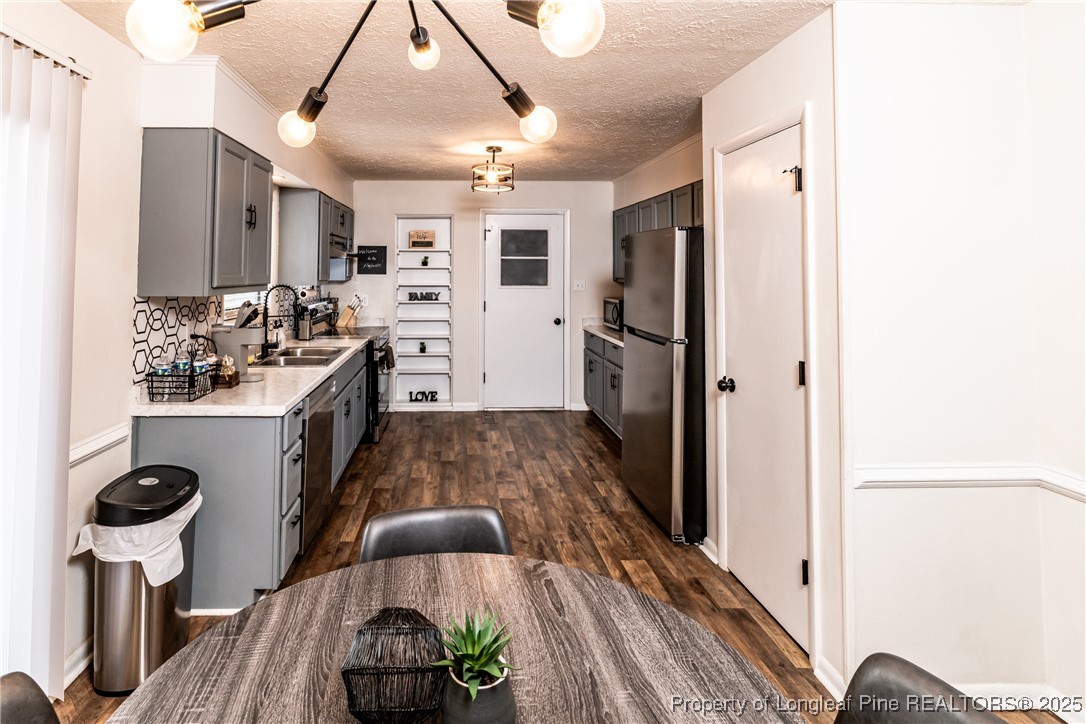 Fayetteville, North Carolina 28304, United States, 3 Bedrooms Bedrooms, ,2 BathroomsBathrooms,Residential,Pending,6968