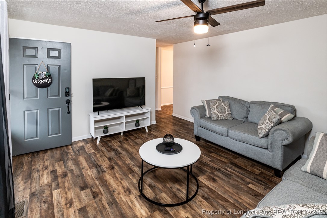 Fayetteville, North Carolina 28304, United States, 3 Bedrooms Bedrooms, ,2 BathroomsBathrooms,Residential,Pending,6968