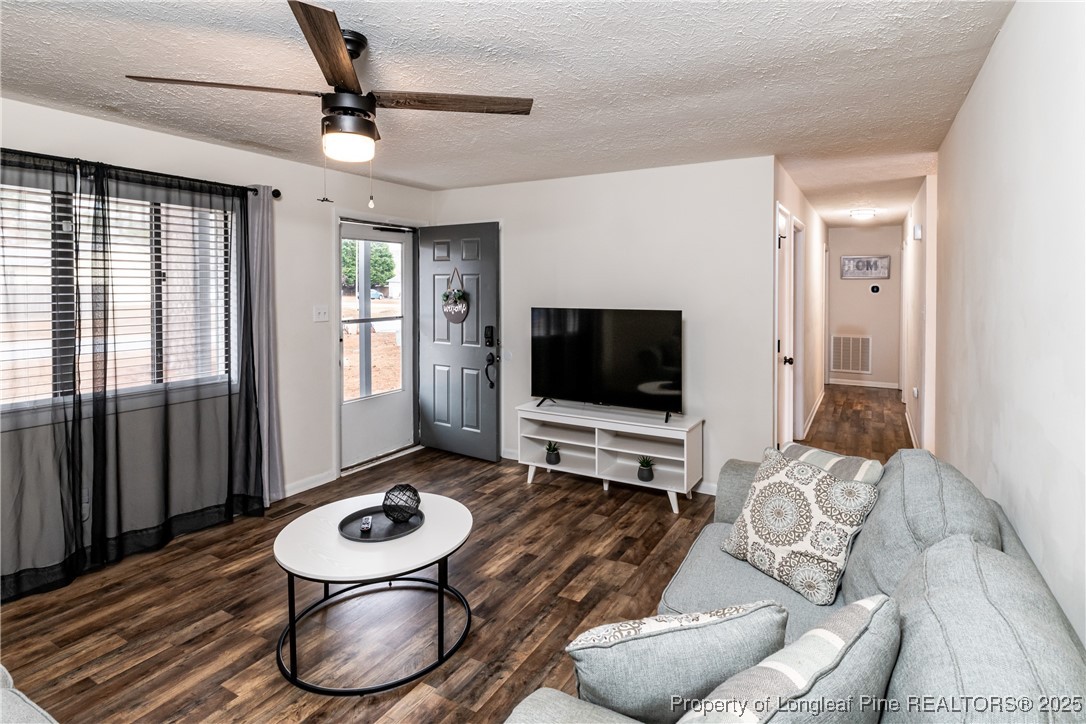 Fayetteville, North Carolina 28304, United States, 3 Bedrooms Bedrooms, ,2 BathroomsBathrooms,Residential,Pending,6968