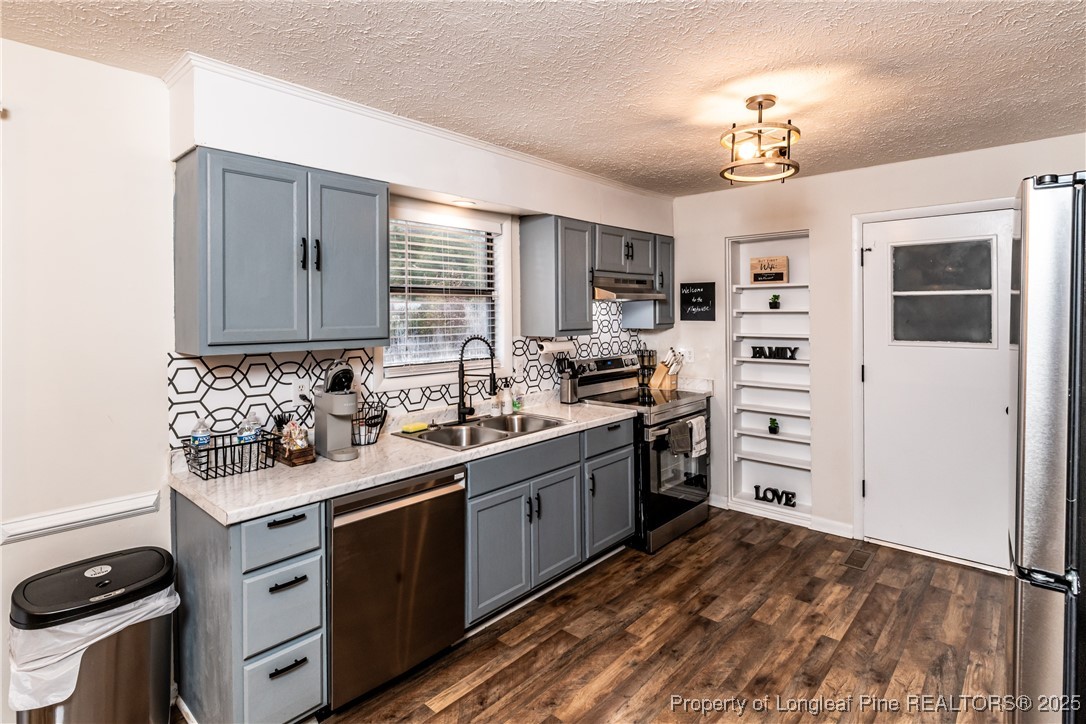 Fayetteville, North Carolina 28304, United States, 3 Bedrooms Bedrooms, ,2 BathroomsBathrooms,Residential,Pending,6968