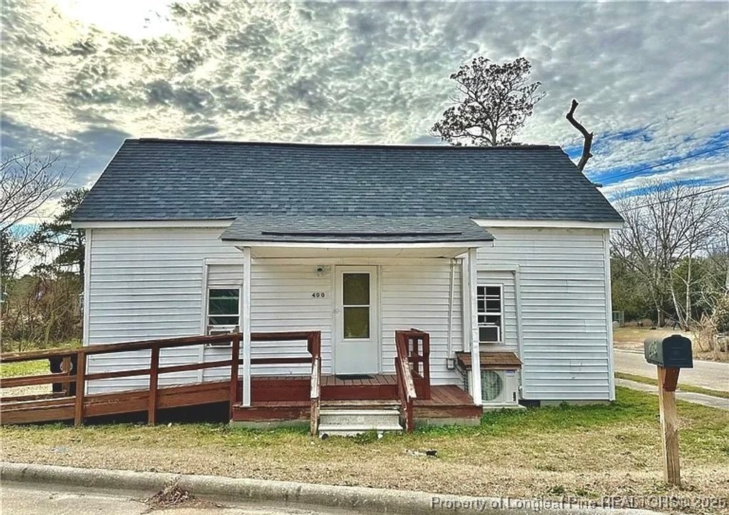 Photo of 400 McLeod Road, Red Springs, NC 28377 (MLS # 752066)