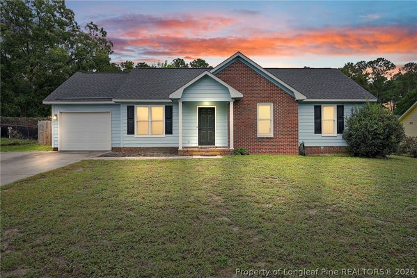 105 BERWICK DR, RAEFORD, NC 28376 - Image 46c31d58225f6f59499daba551cd5944/470071285