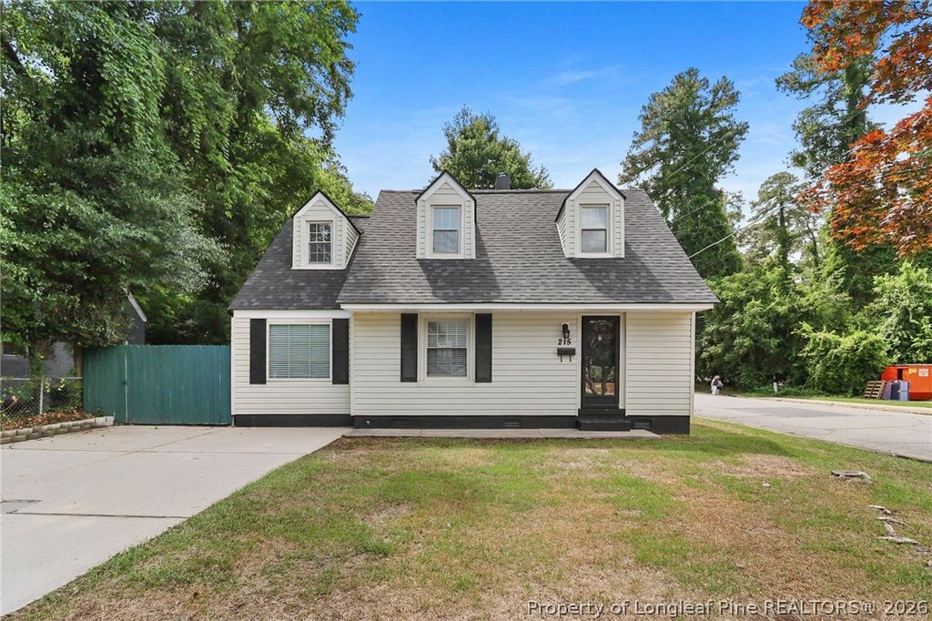 Photo of 215 Hinsdale Avenue, Fayetteville, NC 28305 (MLS # 763286)