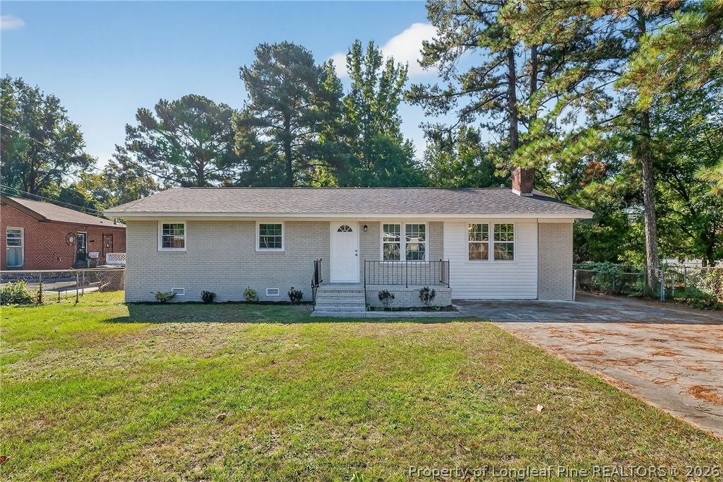 Photo of 835 Dwain Drive, Fayetteville, NC 28305 (MLS # 757639)