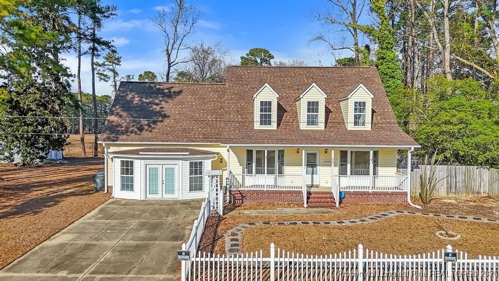 Photo of 610 W 6th Avenue, Raeford, NC 28376 (MLS # 754737)