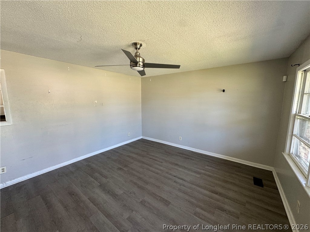 Photo of 310 Glen Canyon Drive, Fayetteville, NC 28303 (MLS # 770224)