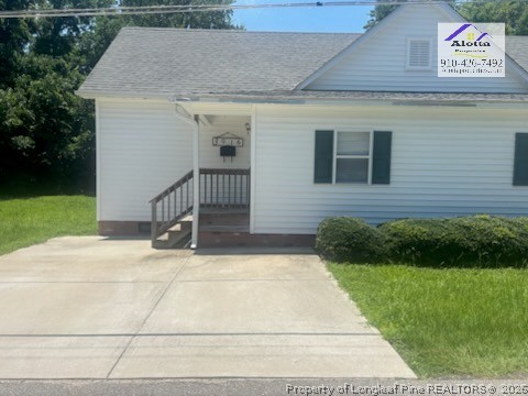 Photo 1 of 12 — 3916 Middle Street, Hope Mills, NC 28348