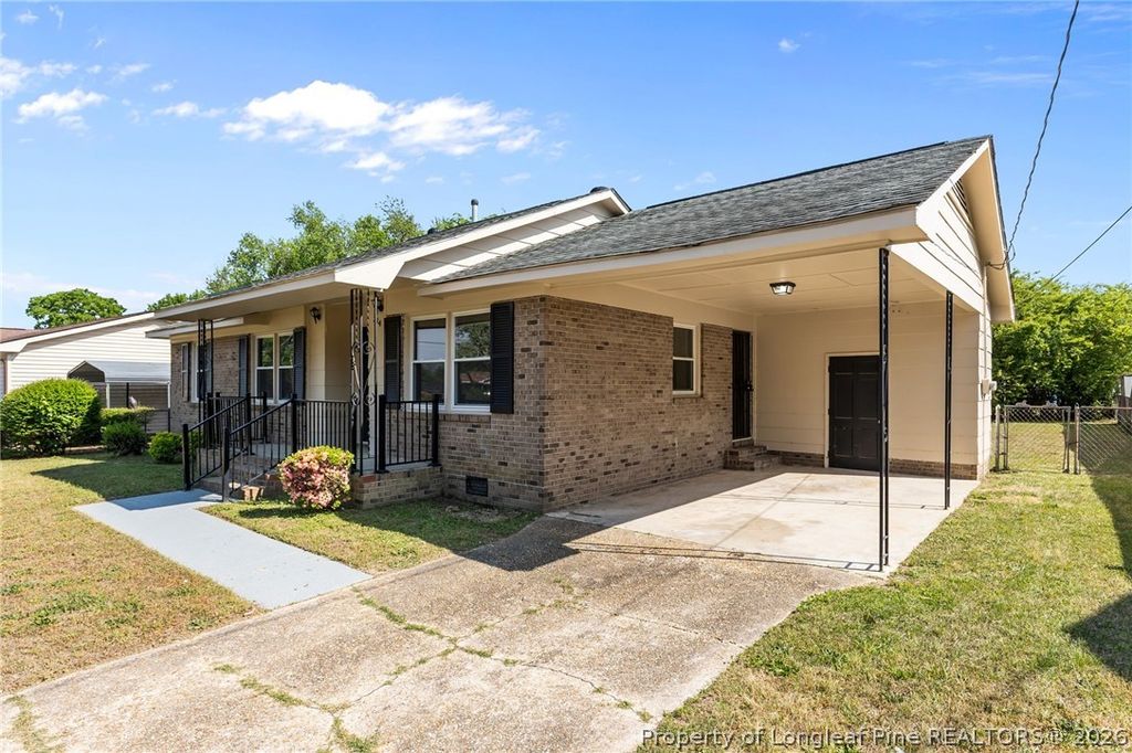 Photo of 314 Cartwright Drive, Fayetteville, NC 28303 (MLS # 761162)