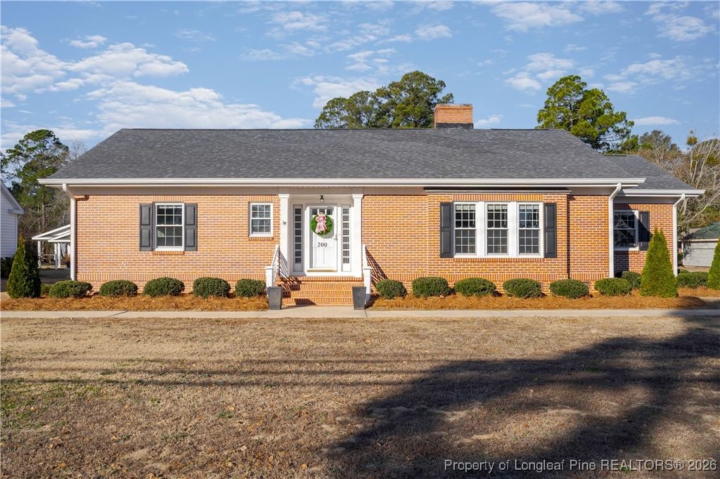 Photo of 200 S Main Street, Salemburg, NC 28385 (MLS # 755731)