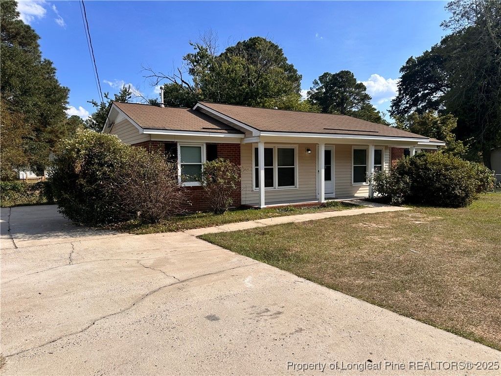 Photo of 1109 Strickland Bridge Road, Fayetteville, NC 28304 (MLS # 754487)