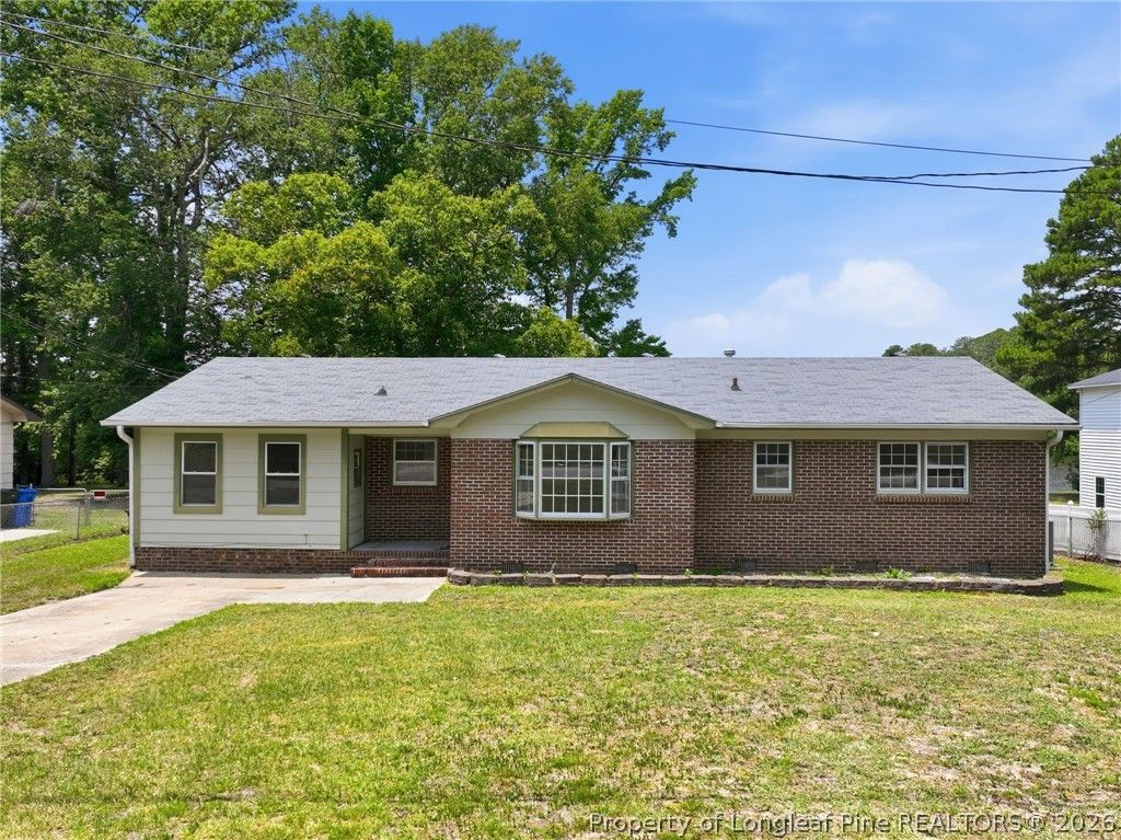 Photo of 406 Lansdowne Road, Fayetteville, NC 28314 (MLS # 764300)