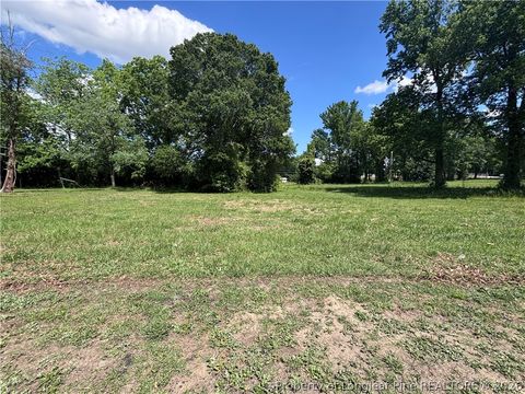 Tiny photo for 305 S Seneca Street, Lumberton, NC 28358 (MLS # 762681)