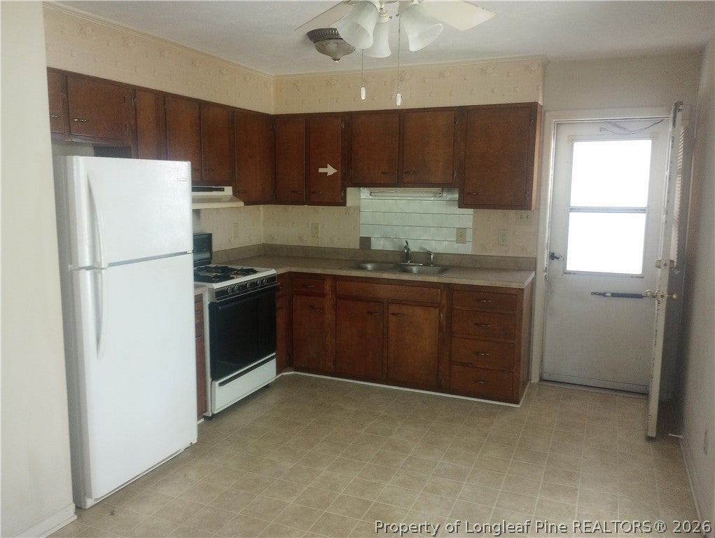 Photo of 5108 Queensdale Drive, Fayetteville, NC 28304 (MLS # 769482)