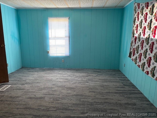 5689 NE Maxwell Road NW