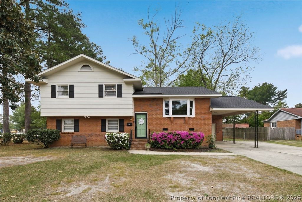 Photo of 2929 Skycrest Drive, Fayetteville, NC 28304 (MLS # 760395)
