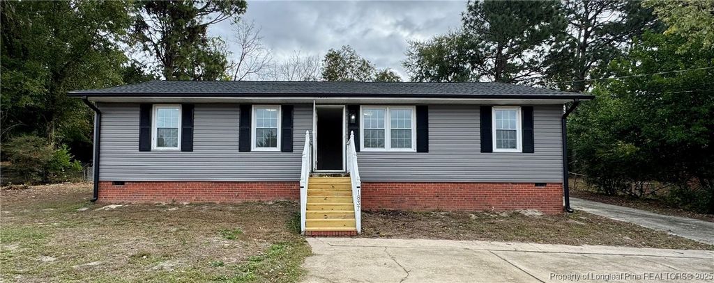 Photo of 1837 Glenwick Drive, Fayetteville, NC 28304 (MLS # 752490)