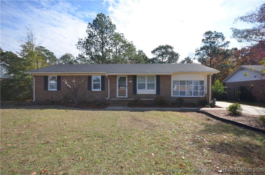 Photo of 3235 Glenmore Drive, Hope Mills, NC 28348 (MLS # 753959)