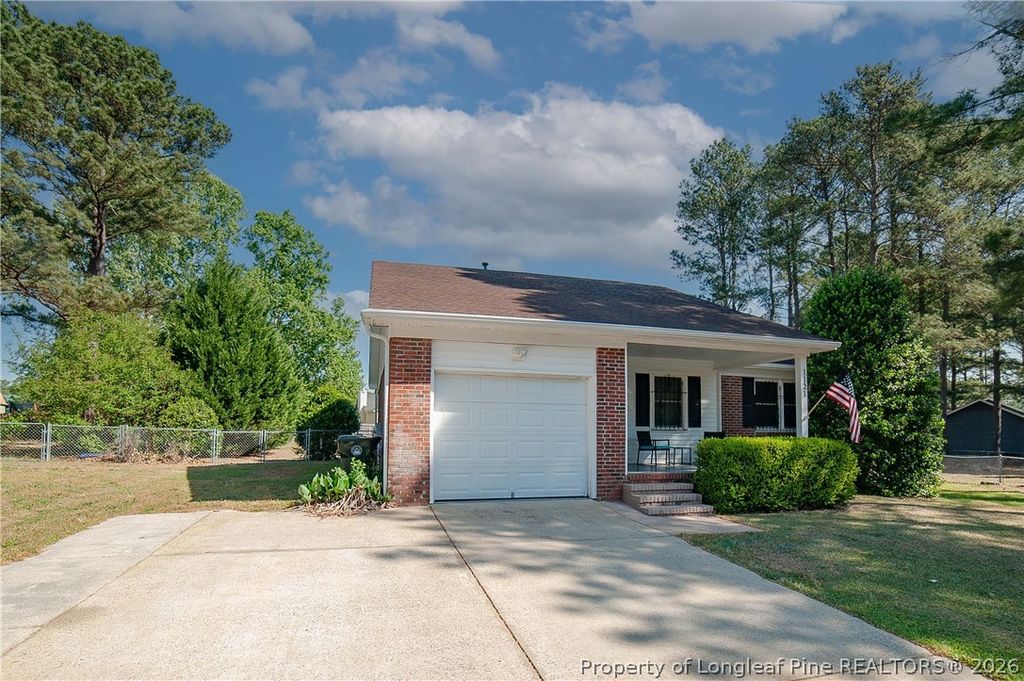 Photo of 1121 Butterwood Circle, Fayetteville, NC 28314 (MLS # 761282)