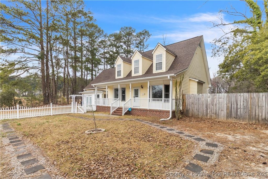 Photo of 610 W 6th Avenue, Raeford, NC 28376 (MLS # 750213)