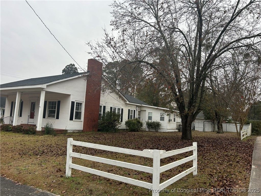 Photo of 310 Floyd St Street, Fairmont, NC 28340 (MLS # 754315)