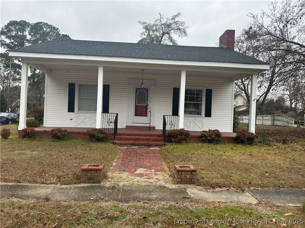 Photo of 310 Floyd St Street, Fairmont, NC 28340 (MLS # 754315)