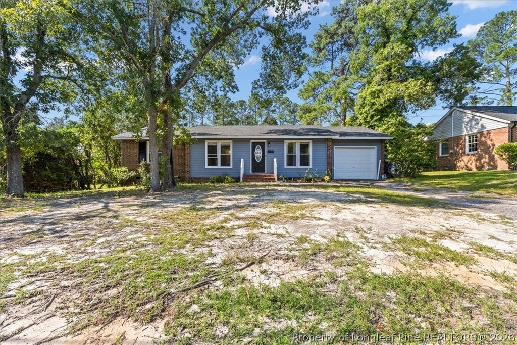 Photo of 5405 SANDSTONE Drive, Fayetteville, NC 28311 (MLS # 768377)