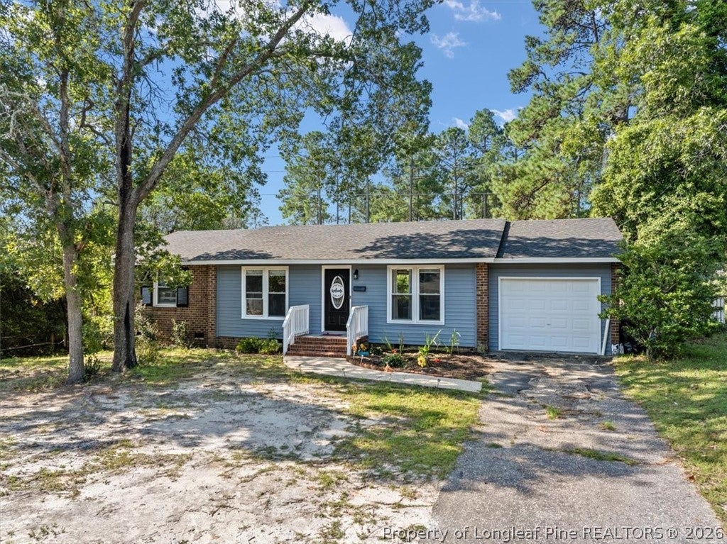 Photo of 5405 SANDSTONE Drive, Fayetteville, NC 28311 (MLS # 768377)