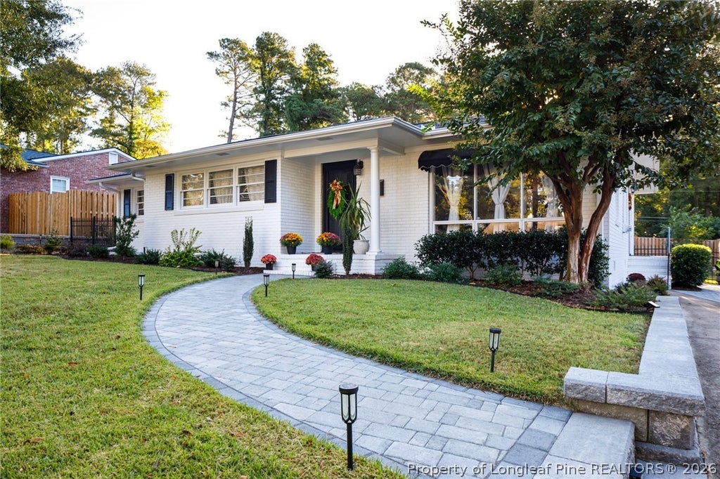 Photo of 527 Vista Drive, Fayetteville, NC 28305 (MLS # 771550)