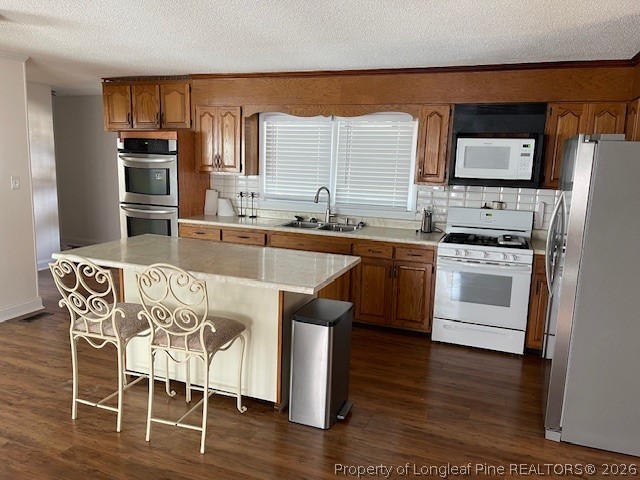 6441 Kincross Avenue