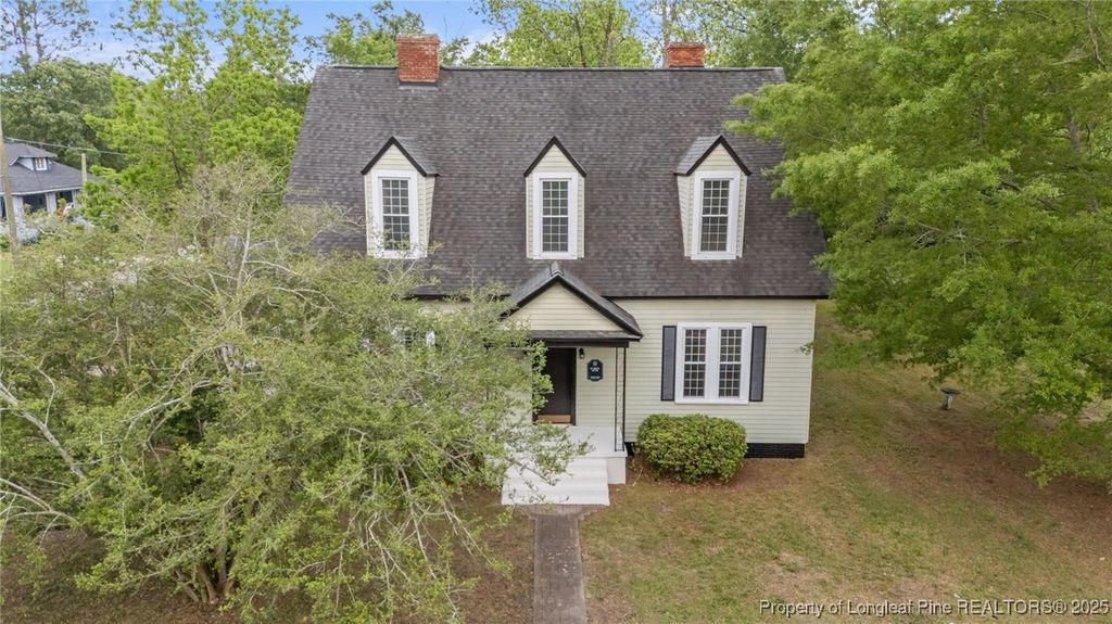 Photo of 301 Central Street, Maxton, NC 28364 (MLS # 754189)