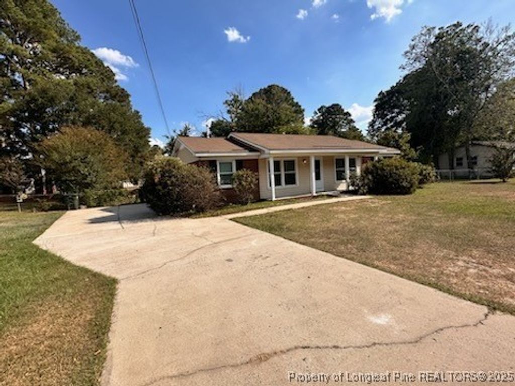 Photo of 1109 Strickland Bridge Road, Fayetteville, NC 28304 (MLS # 750968)