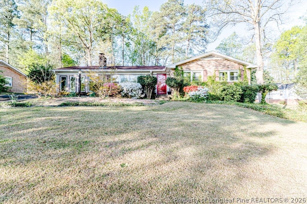 Photo of 820 Primrose Lane, Sanford, NC 27330 (MLS # 760206)