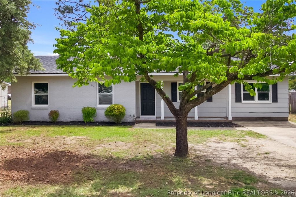 Photo of 3679 Marcliff Road, Hope Mills, NC 28348 (MLS # 762502)