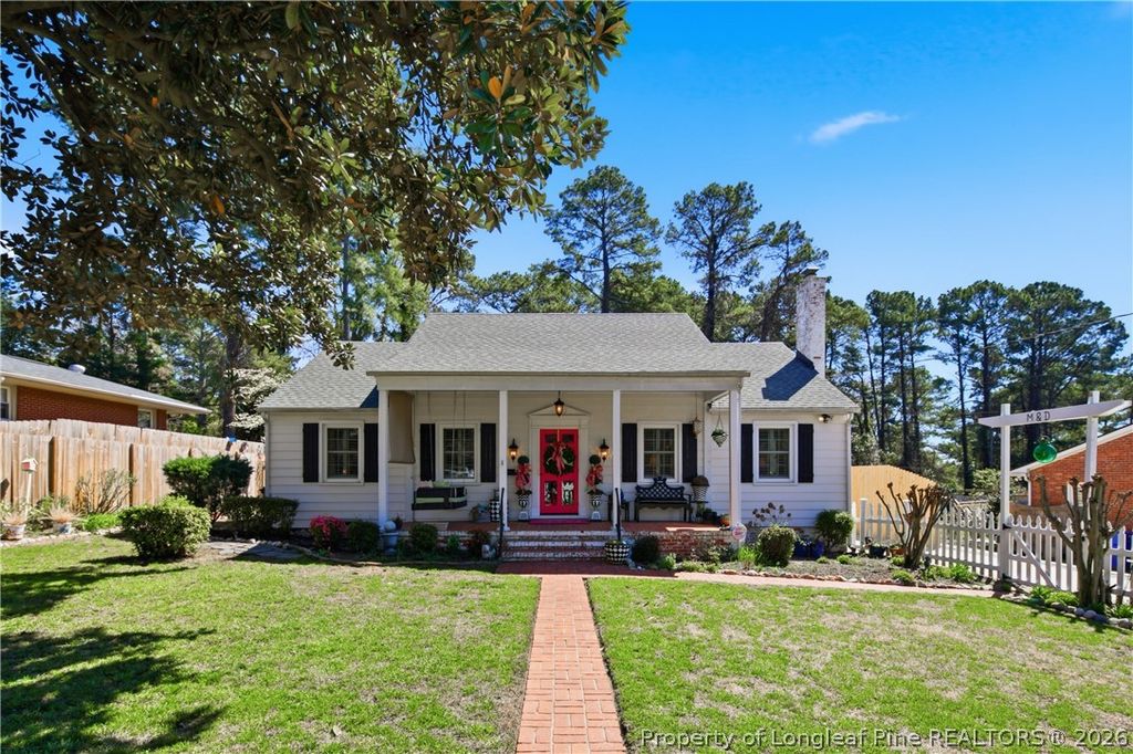 Photo of 523 Vista Drive, Fayetteville, NC 28305 (MLS # 759227)