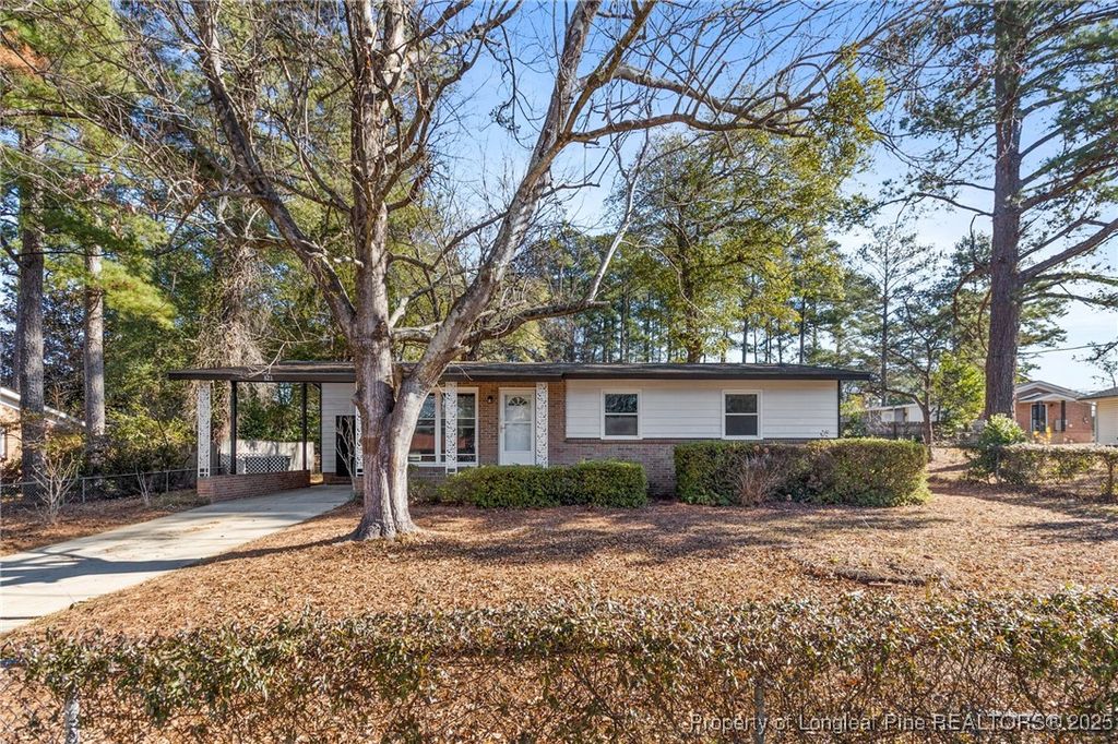 Photo of 821 Moriston Road, Fayetteville, NC 28314 (MLS # 754583)