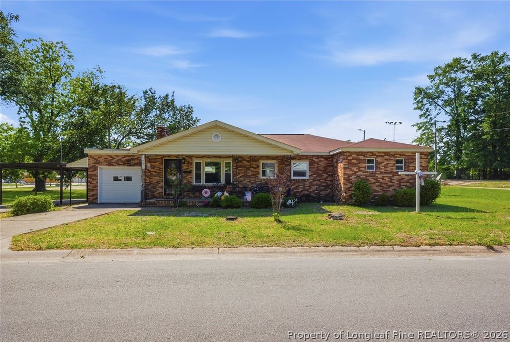 Photo of 409 N 4th Street, St Pauls, NC 28384 (MLS # 762559)
