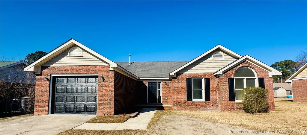 Photo of 1109 Whiskerlake Drive, Fayetteville, NC 28312 (MLS # 755258)