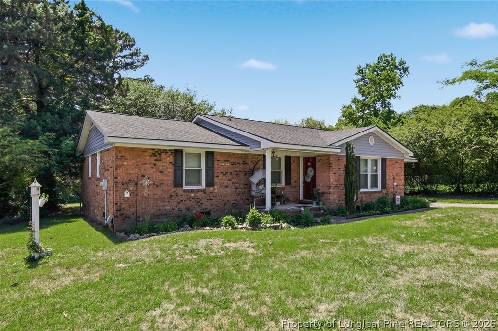 Photo of 123 Wolfpoint Drive, Fayetteville, NC 28311 (MLS # 762650)