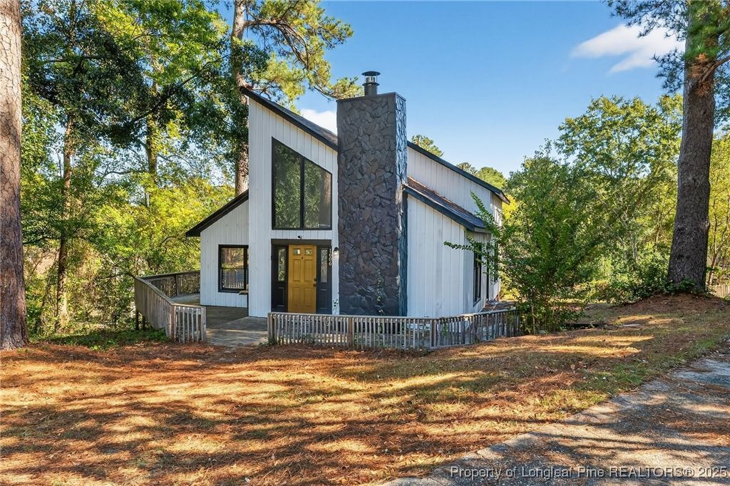 Photo of 1606 Irwin Circle, Fayetteville, NC 28303 (MLS # 752222)