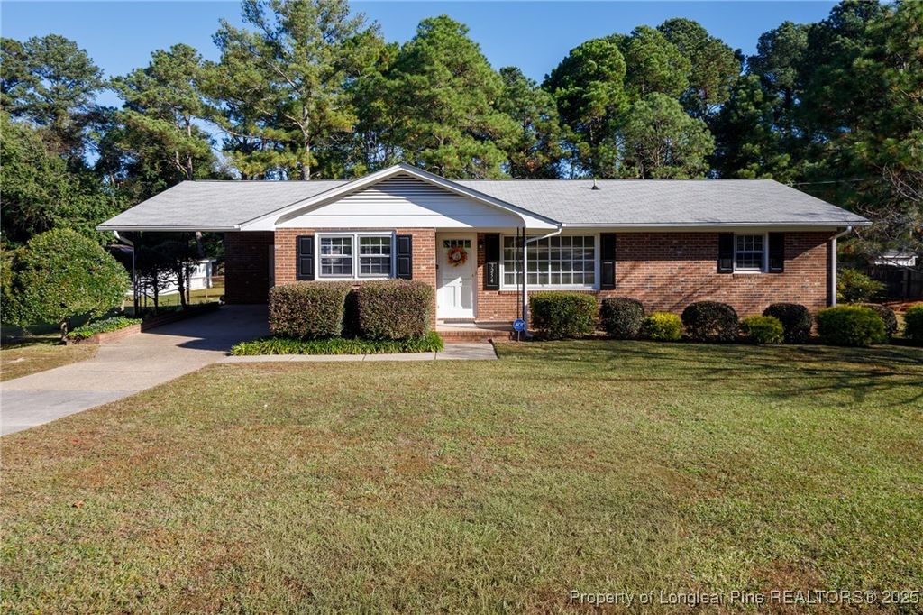 Photo of 3254 Sandhill Drive, Fayetteville, NC 28306 (MLS # 751471)