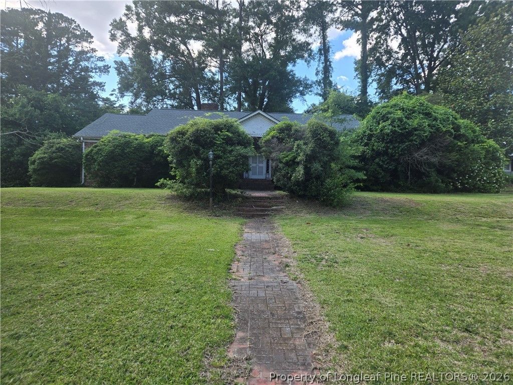 Photo of 404 W Main Street, Clinton, NC 28328 (MLS # 763925)