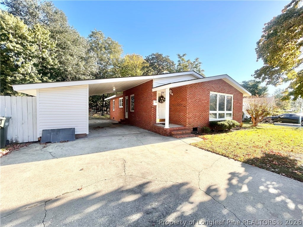 Photo of 1525 Berkshire Road, Fayetteville, NC 28305 (MLS # 771221)