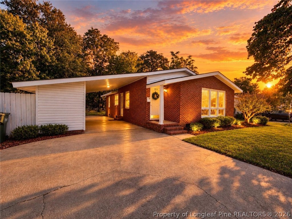 Photo of 1525 Berkshire Road, Fayetteville, NC 28305 (MLS # 771221)