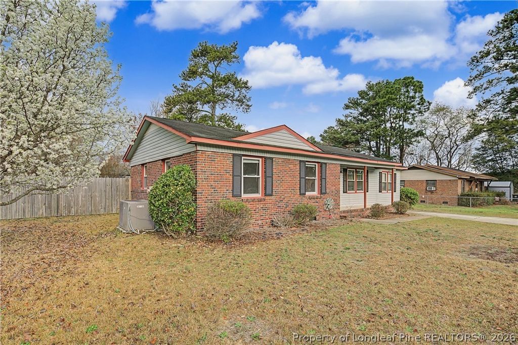 Photo of 1931 Pumpkin Road, Fayetteville, NC 28304 (MLS # 758672)