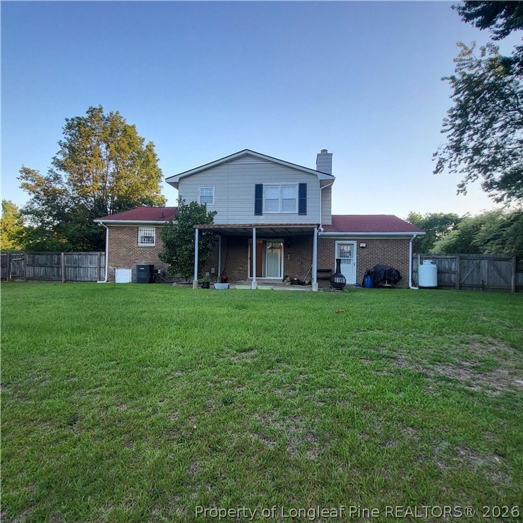 Photo of 6870 Beaver Stone Drive, Fayetteville, NC 28314 (MLS # 765216)
