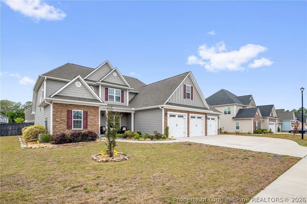 Photo of 3520 Glencastle Lane, Fayetteville, NC 28306 (MLS # 762166)
