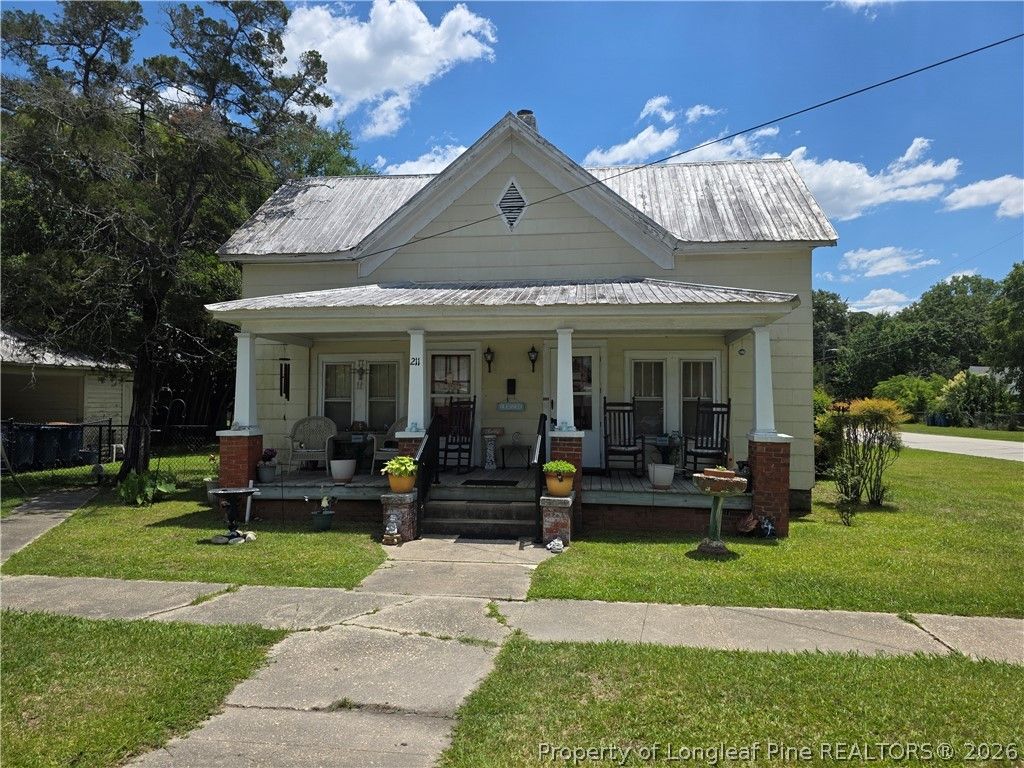 Photo of 211 S Elm Avenue, Dunn, NC 28334 (MLS # 762855)