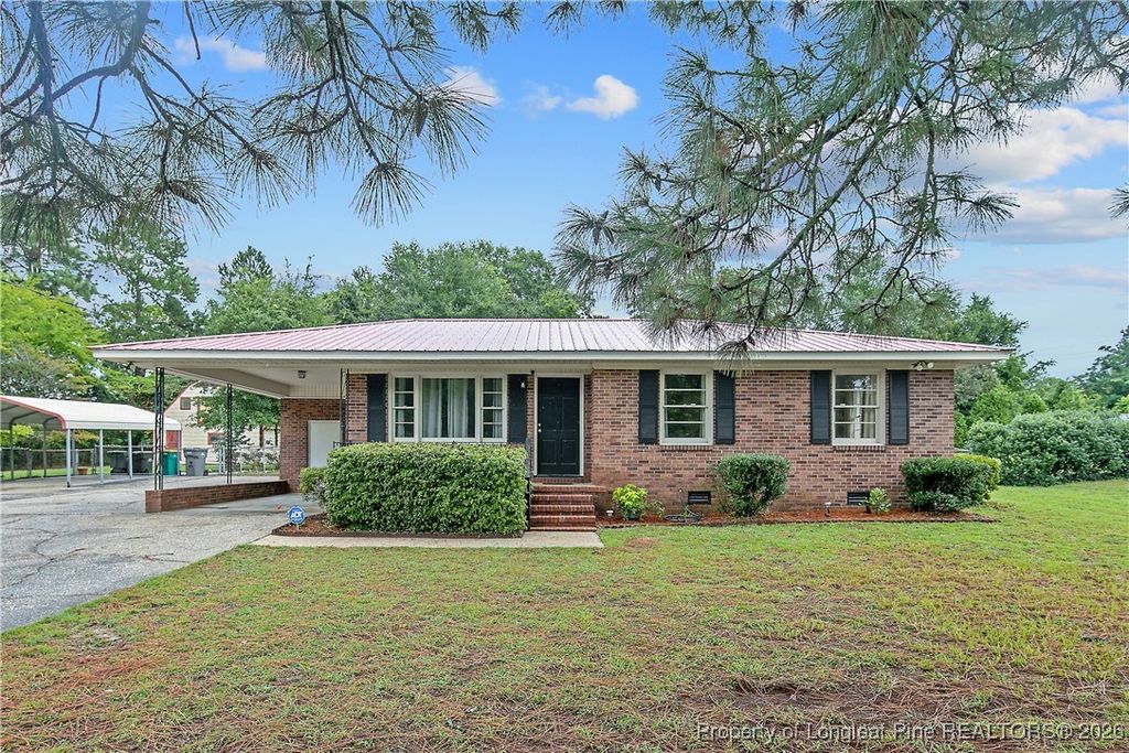 Photo of 4914 Pinewood Drive, Hope Mills, NC 28348 (MLS # 755853)