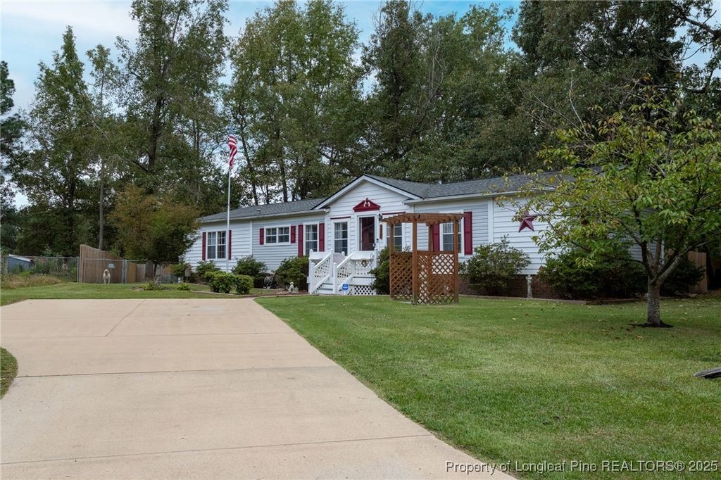 Photo of 520 Inverary Drive, Raeford, NC 28376 (MLS # 751536)